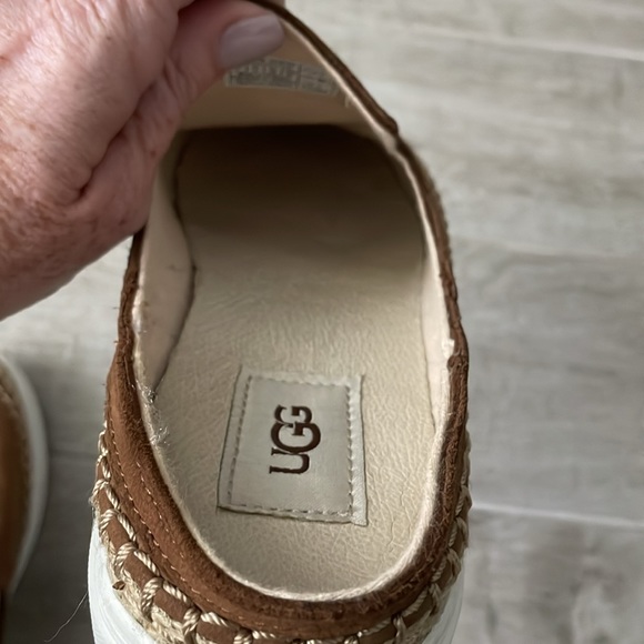 UGG Caleel, slip ons, size 7, brown - Picture 5 of 10